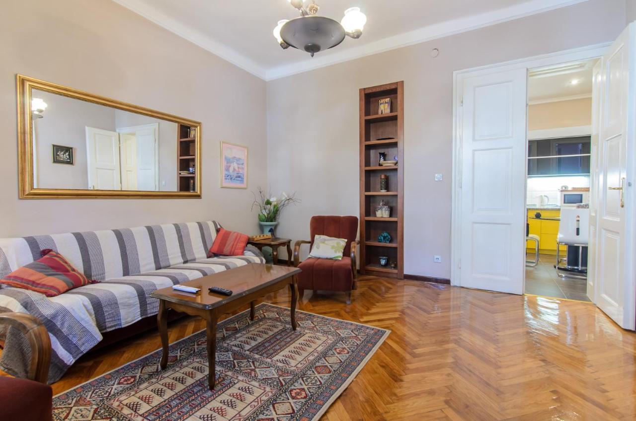 Apartment Greenview Belgrad Exteriör bild